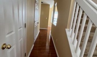 1556 Chapleau Dr, Ann Arbor, MI 48103