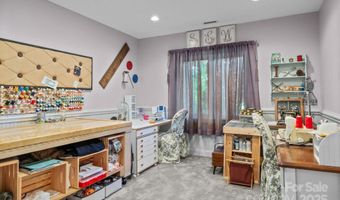 11 Hearthstone Dr, Asheville, NC 28803