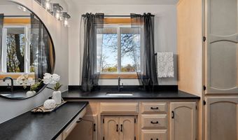 W3829 HIGHVIEW Drive, Appleton, WI 54913