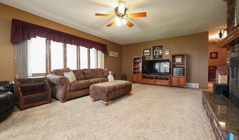 48224 266th St, Brandon, SD 57005