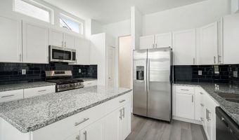 1366 N Bay Dr, Ann Arbor, MI 48103
