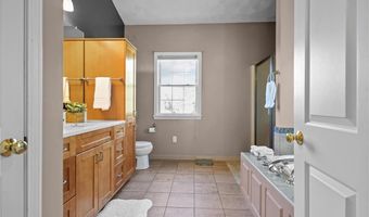 386 Tourtellot Hill Rd, Glocester, RI 02814