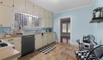 203 5th St, Abbeville, LA 70510