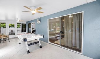303 LAKEWAY Ln, Apollo Beach, FL 33572