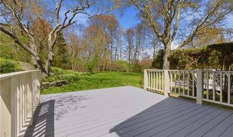 15 Hammersmith Rd 30A, Newport, RI 02840