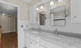2106 Davie Ln, Camden, SC 29020