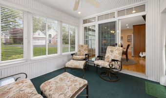 13 Stonegate Cir, Cheshire, CT 06410
