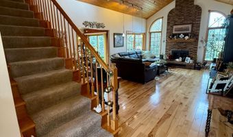 640 LAURISA Ln, Antigo, WI 54409