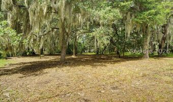 121 Spanish Point Dr, Beaufort, SC 29902
