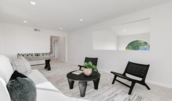 9830 Lyncarol Dr, La Mesa, CA 91941