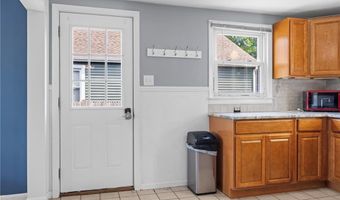 794 Main Ave, Warwick, RI 02886