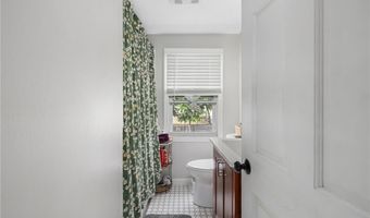 15 Saratoga Rd, North Kingstown, RI 02852