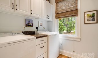 7 Kenilwood Pl, Asheville, NC 28803