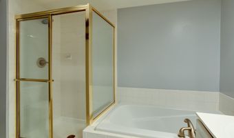 2310 14TH St N 402, Arlington, VA 22201