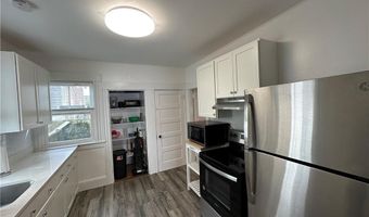 15 Kilburn Ct 15, Newport, RI 02840