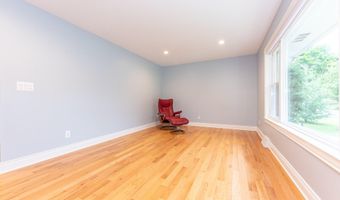 641 Louise Dr, Ann Arbor, MI 48103