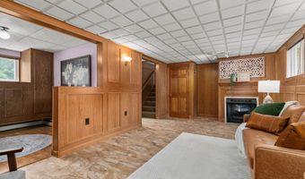 1525 E JOHN St, Appleton, WI 54915