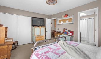 280 Carmel Woods Dr, Ballwin, MO 63021