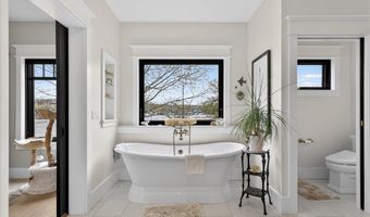 16 Blacks Lndg, Belfast, ME 04915