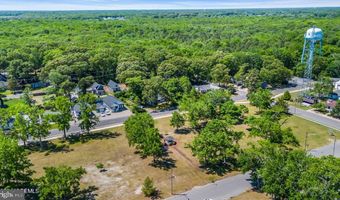 375 E BARNEGAT Ave, Bayville, NJ 08721
