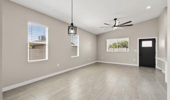 16 E Davis Ln, Avondale, AZ 85323