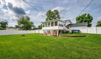 366 Sorrento Dr, Ballwin, MO 63021