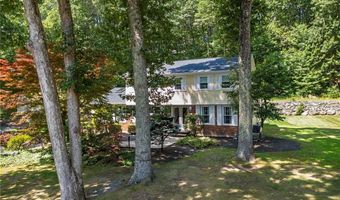 2 Elizabeth Ann Dr, Johnston, RI 02919