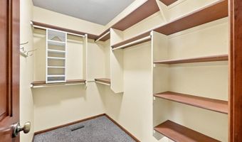 220 Yukon Pass, Auburn, IN 46706