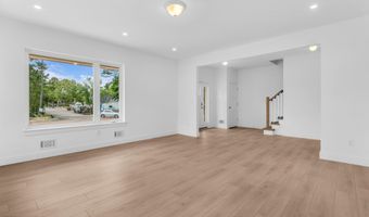 389 Southern Blvd, Bayville, NJ 08721