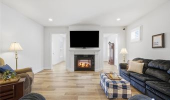 105 Axton Ln, Ashland, VA 23005