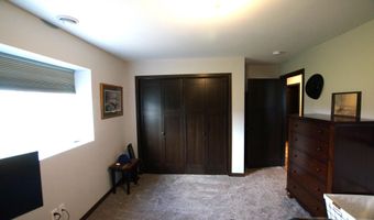 1127 NE 32nd Ave, Aberdeen, SD 57401