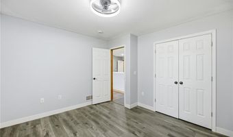 218 Hillside Dr, Baldwin City, KS 66006