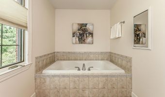 1544 Newport Creek Dr, Ann Arbor, MI 48103