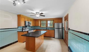 86 Oak St, Hopkinton, RI 02804