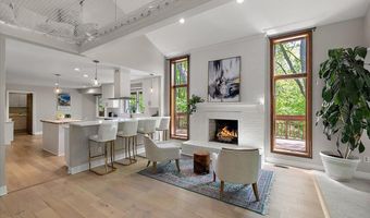 3427 E Dobson Pl, Ann Arbor, MI 48105