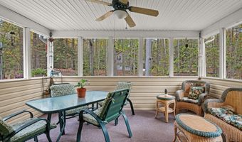 104 Merriment Ln, Blakeslee, PA 18610