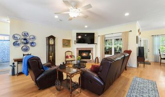 210 Henley Pl, Bay St. Louis, MS 39520
