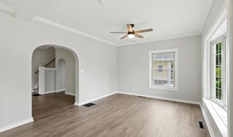 355 W 9th St, Auburn, IN 46706