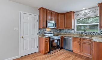 330 Whitehall Dr, Ballwin, MO 63021