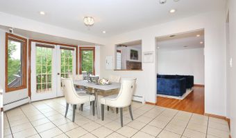 3 Larissa Ct, Airmont, NY 10952