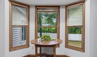 106 Halfmoon Dr, Altamont, NY 12009