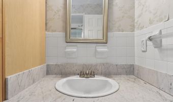 5110 DUVALL Dr, Bethesda, MD 20816