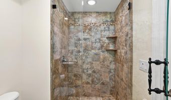 45 White Oak Ln, Aberdeen, NJ 07747