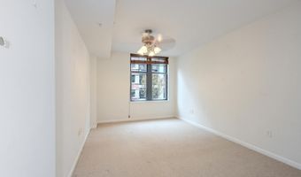 1021 N GARFIELD St 318, Arlington, VA 22201