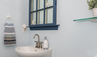 12 Turnberry Rd 12, Bourne, MA 02532