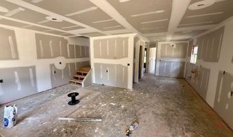 402 S Magnolia Ave, Andrews, SC 29510