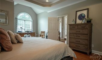 65 Overlook Dr, Hull, GA 30646