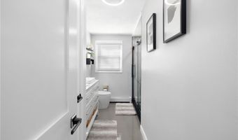 54 Salem Ave, Cranston, RI 02920