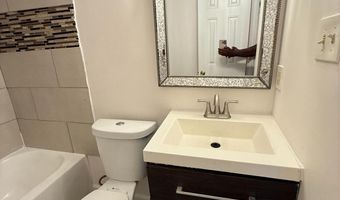 5009 D St SE 303, Washington, DC 20019
