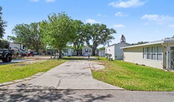 58 Leisure Dr, Auburndale, FL 33823